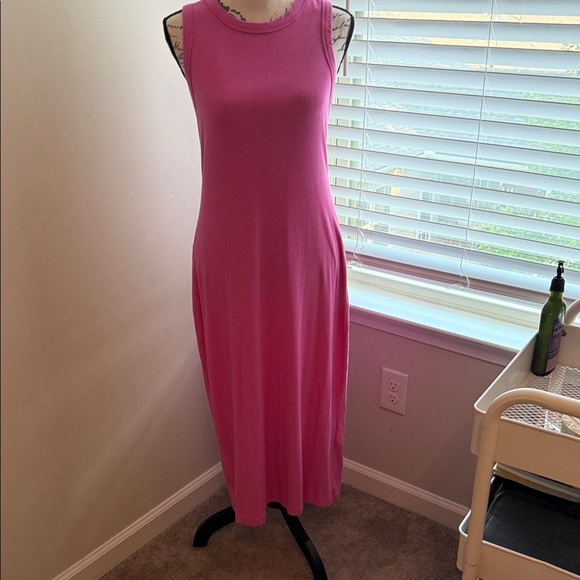 Chic Sleeveless Pink Midi Dress - Picture 1 of 6